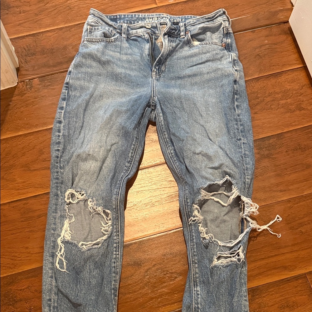 American Eagle Outfitters Light Blue Distressed Boyfriend Jeans